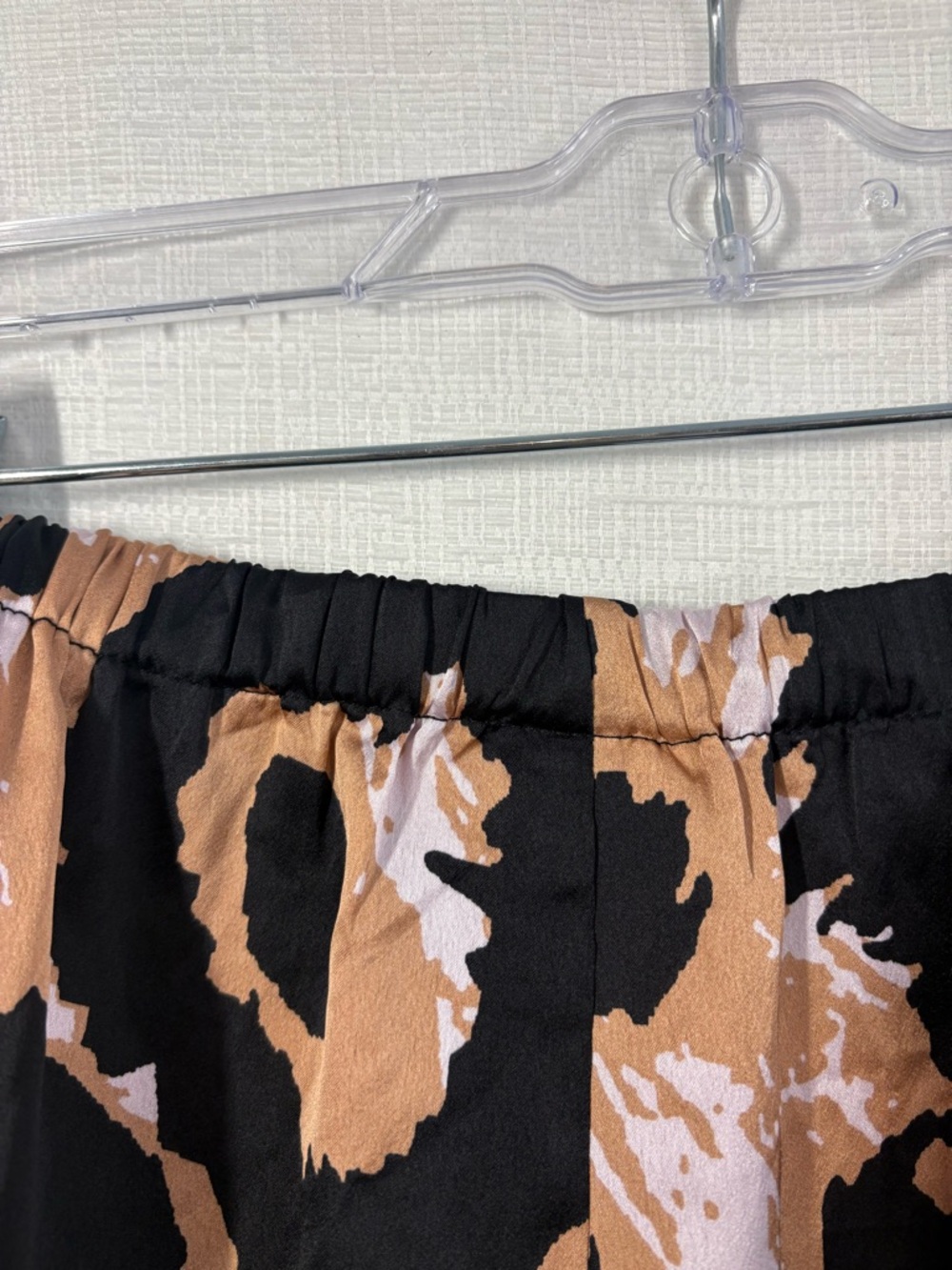 Diane von Furstenberg for Target 2 Piece Satin PJ Set, Large, Black Tan Print - Picture 10 of 11